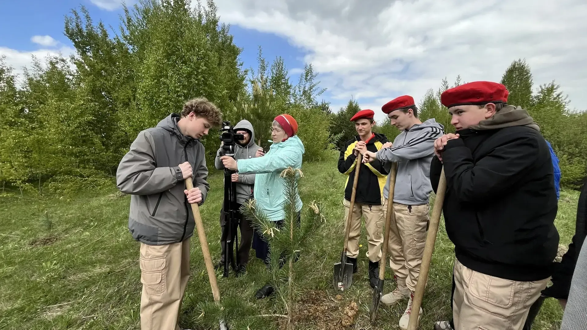 🇷🇺 Юнармейцы школы №31 — в памяти поколений  🌳 15 мая отряд юнармейцев нашей школы принял участие в 