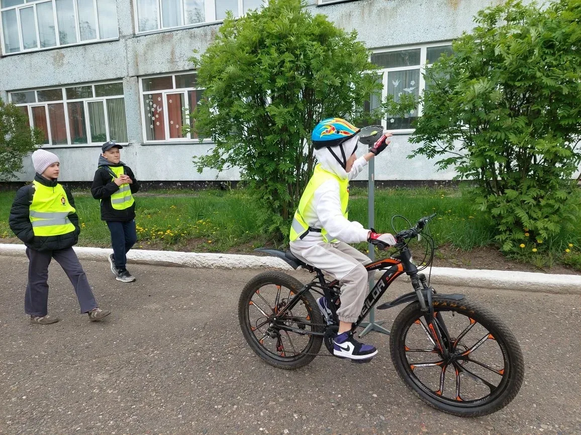 🚦 15 мая прошёл муниципальный конкурс юных инспекторов движения «Безопасное колесо». Наша школа прин