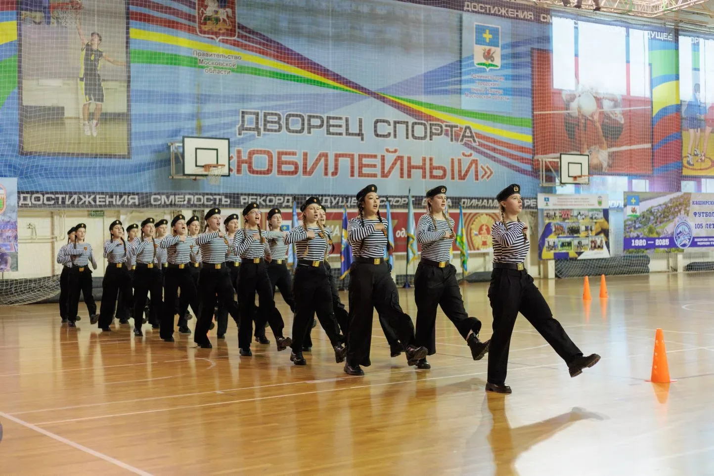 Равнение на знамя: в Кашире прошёл смотр строя и песни Мероприятие посвятили 81-й годовщине Победы в