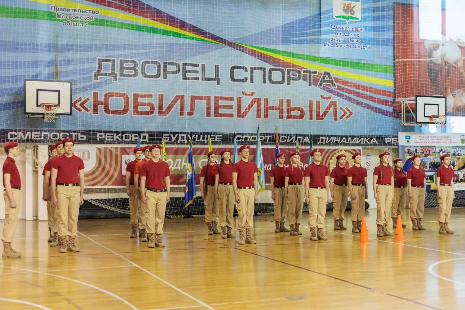 Равнение на знамя: в Кашире прошёл смотр строя и песни Мероприятие посвятили 81-й годовщине Победы в