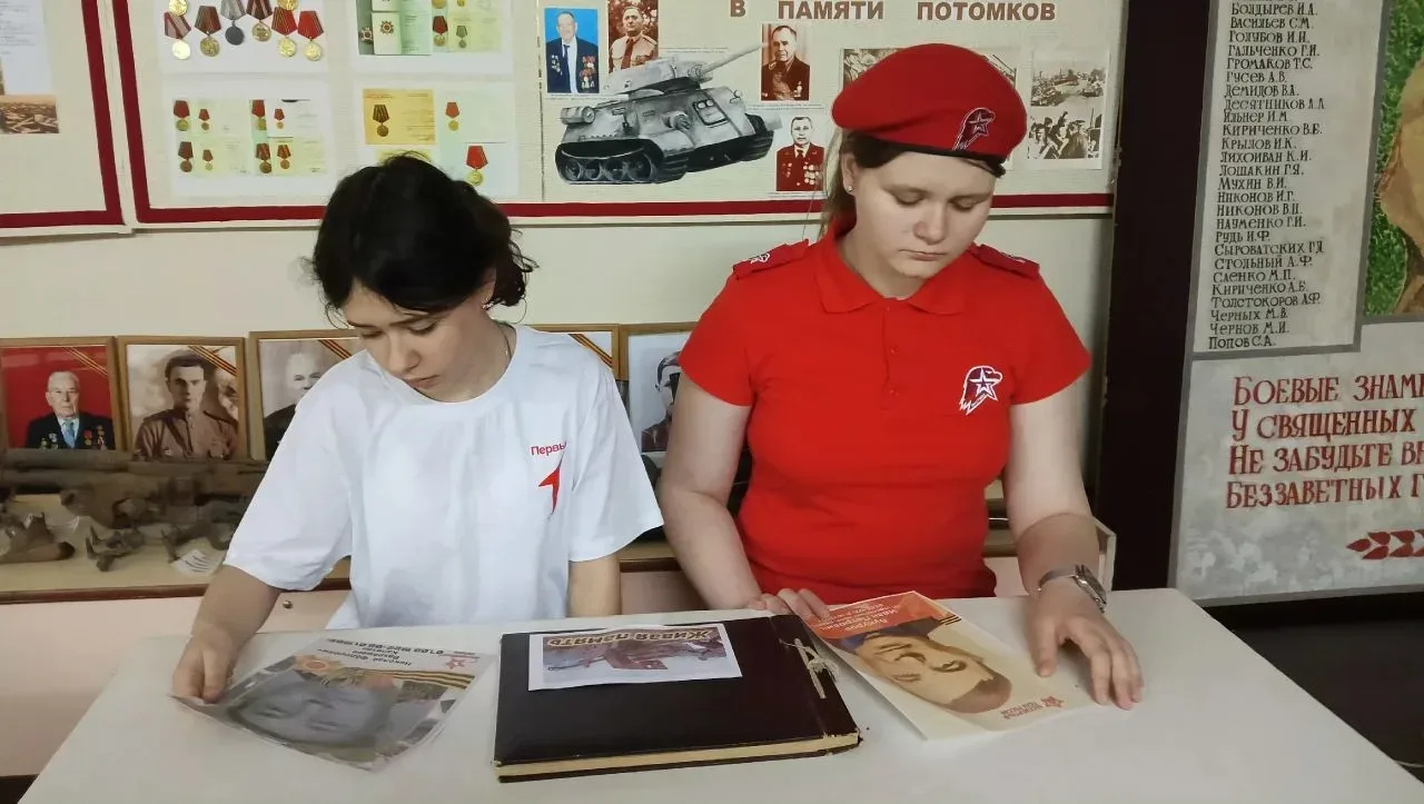 "Живая Память":  В этом году мы отмечаем  81-ю годовщину Великой Победы! Участники акции "Живая Памя