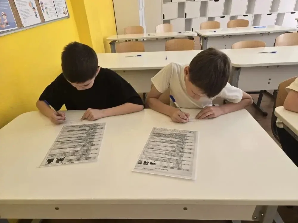 🚦🚸 С огромной радостью и гордостью сообщаем: команда 2г и 3в классов нашего отряда ЮИД заняла ПОЧЁТН