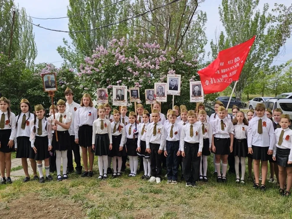 Сегодня наша школа приняла участие в памятно-мемориальном мероприятии, посвящённом 81 годовщине Побе