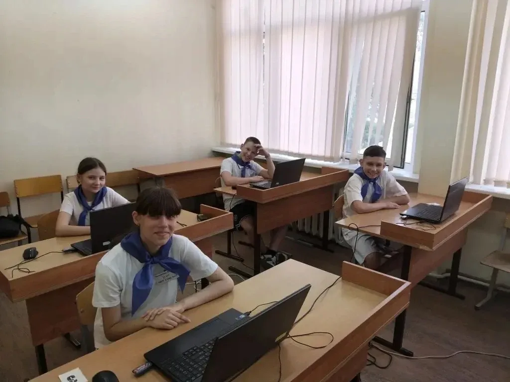 20.05.2026 наш школьный отряд ЮИД «Светофор» (5 класс) впервые принял участие в районном этапе всеро