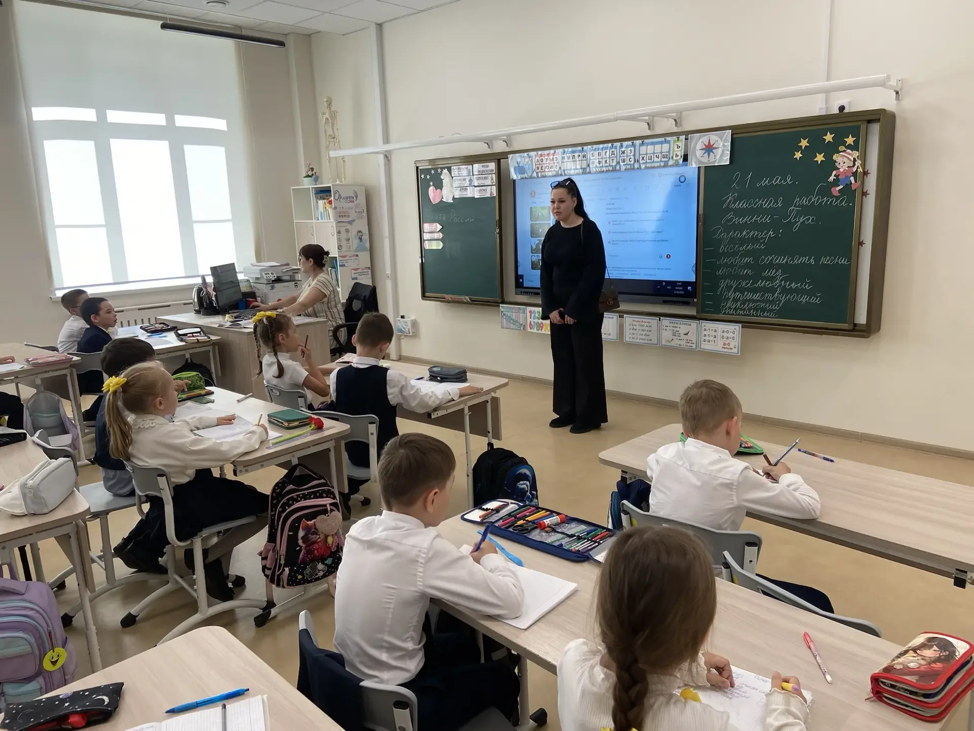 Сегодня в лицее состоялась профилактическая беседа с обучающимися 1-х классов. 👮🏻Встречу провела инс