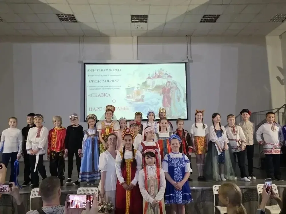 🎭 Премьера в «Главной роли»!  В #КадетскаяШкола45 состоялось настоящее театральное событие - в школь