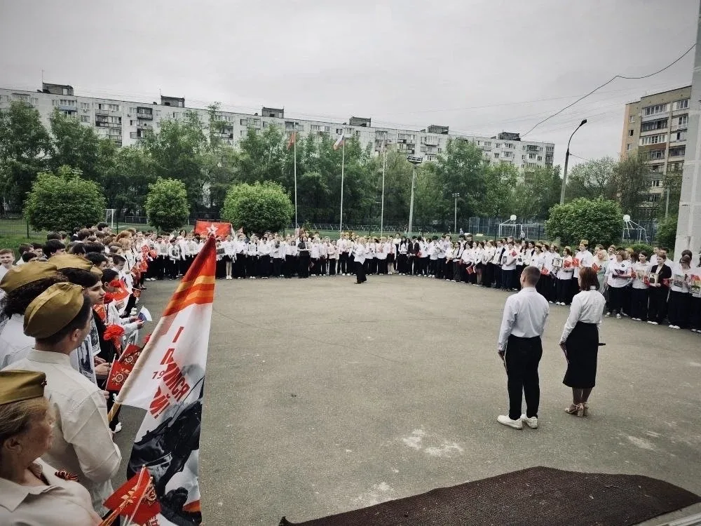 🇷🇺 Помним! Гордимся! Равняемся на героев!  В преддверии великого Дня Победы, наши ученики приняли уч