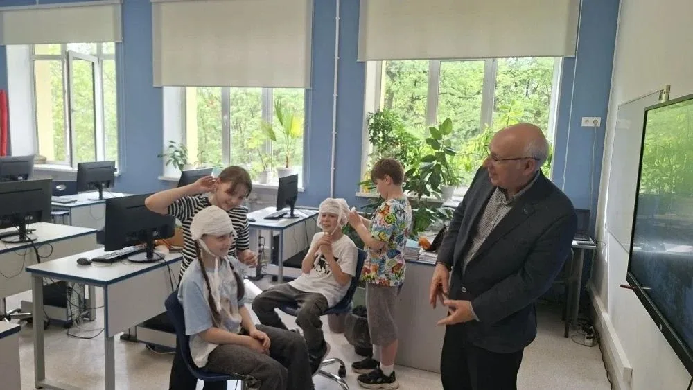 Сегодня прошло очередное занятие маленьких юнармейцев! Ребята узнали что же такое "чепец", как оказа