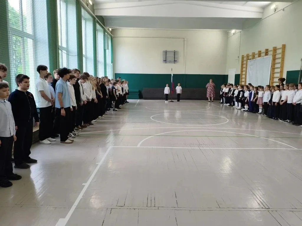Сегодня на "Разговорах о важном" мы обсудили с учениками нравственные ценности! Занятие стало заключ