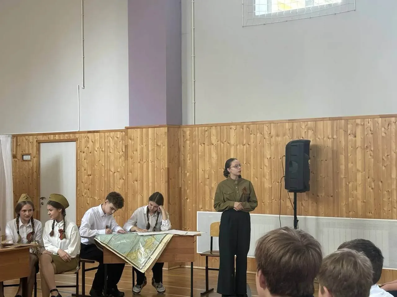 7 мая состоялся праздничный спектакль, посвящённый Дню Победы.  Темой постановки был избран подвиг л