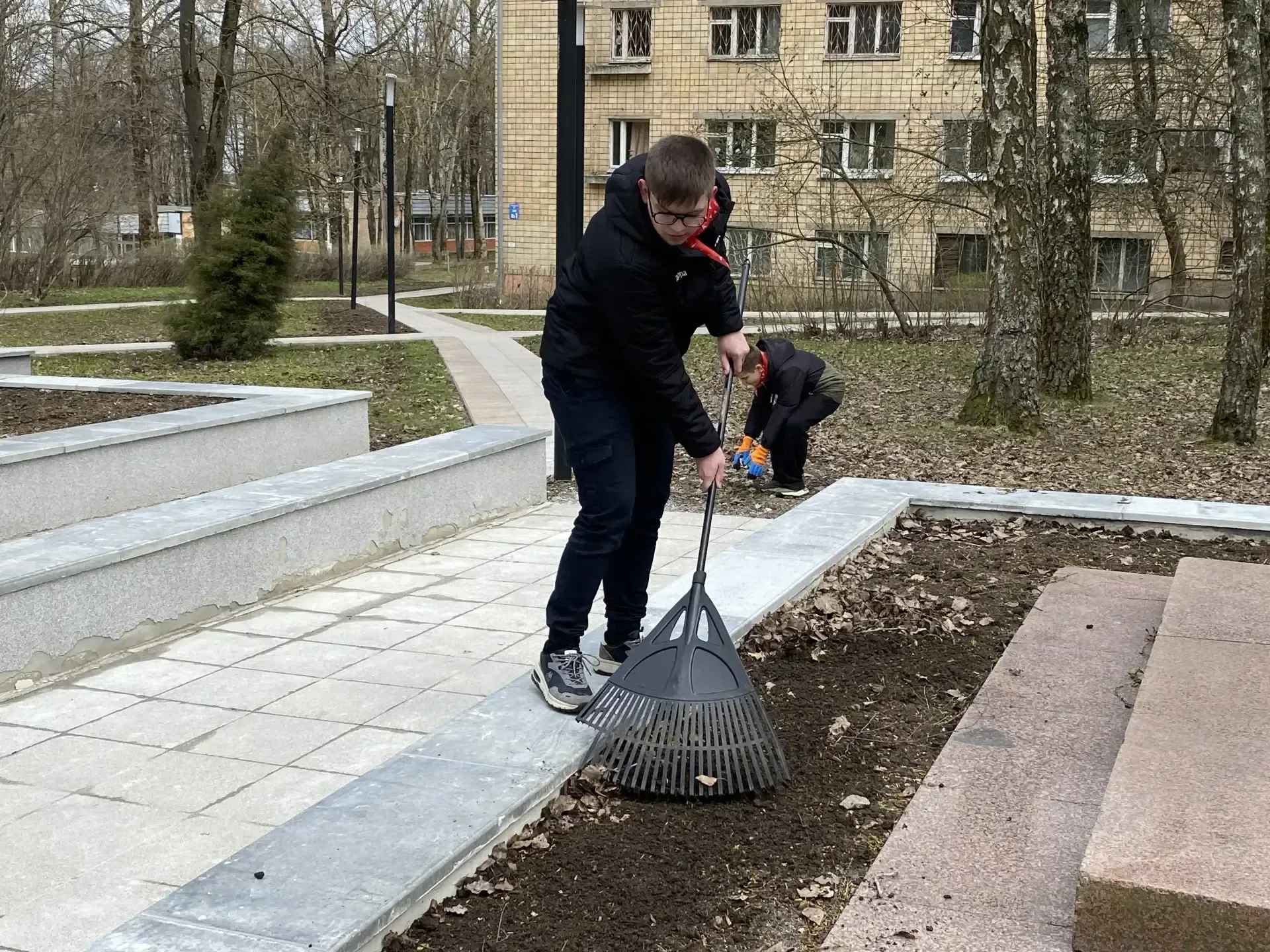 🎗Активисты Движения Первых из 7 «А» класса под руководством педагога‑организатора Звонаревой М. А. п