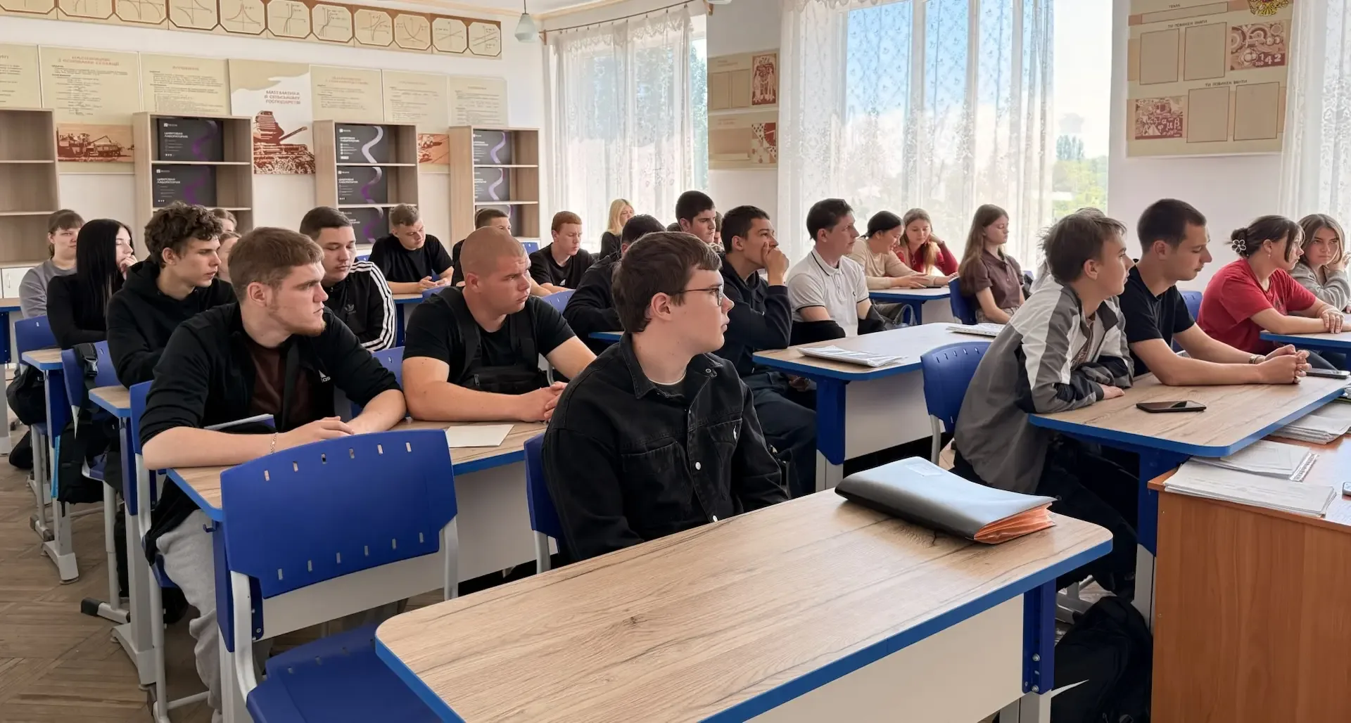 ❤️‍🔥Традиционно в Скадовском аграрном колледже прошли Разговоры о важном!   📃Тема: Ценности, которые