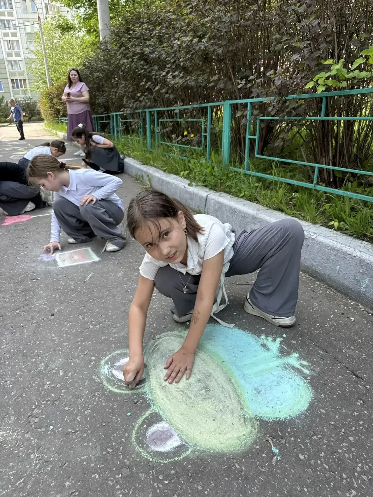 ☀️🎨 Конкурс рисунков на асфальте в 3 Б классе! 🎨☀️  Сегодня в 3 «Б» классе прошел конкурс рисунков н