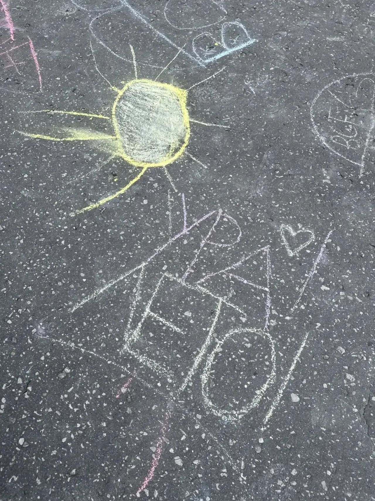 ☀️🎨 Конкурс рисунков на асфальте в 3 Б классе! 🎨☀️  Сегодня в 3 «Б» классе прошел конкурс рисунков н