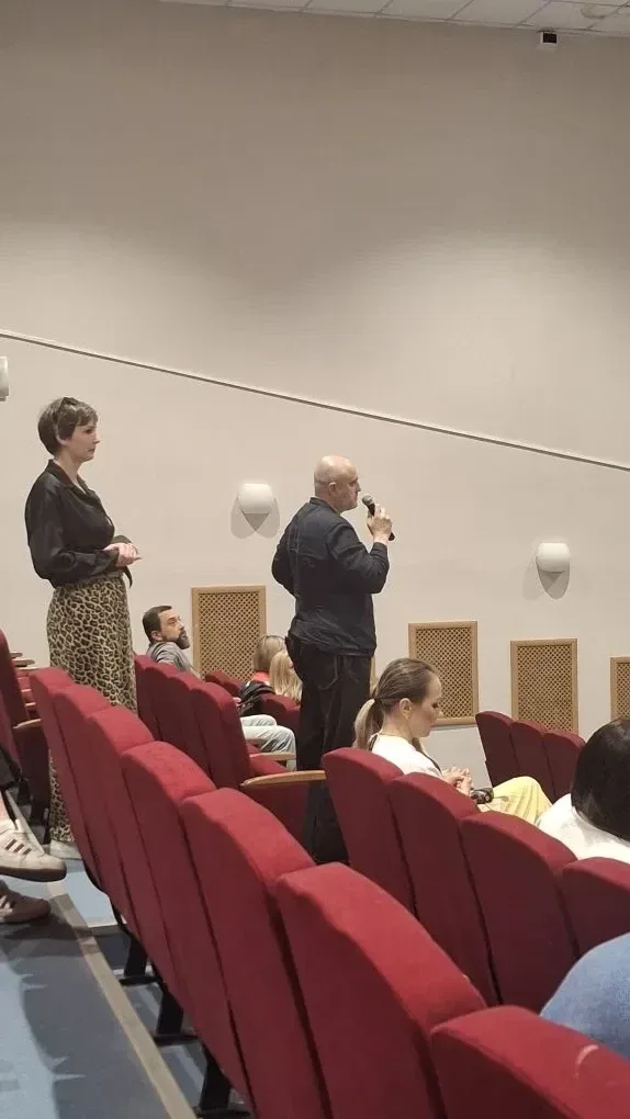 Сотрудники нашей школы и родители наших учеников 16.05.2026 приняли участие в выездном семинаре РЭУ 
