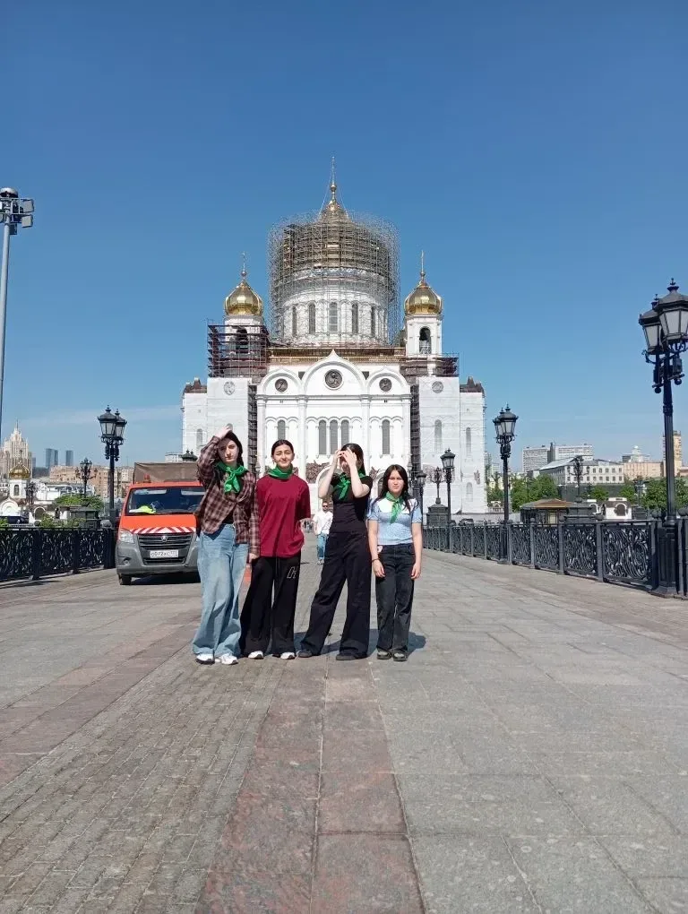 По случаю завершения учебного года учащиеся 7«Б»(1) класса посетили экскурсию «Мистическая Москва», 