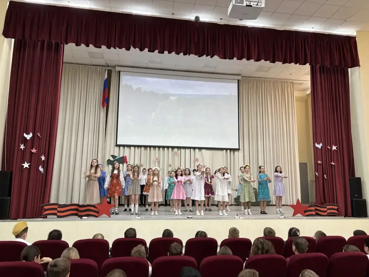 ✨ ДЕНЬ ПОБЕДЫ  Сегодня в нашей школе прошло два концерта посвященных 9 мая 🔥  ✨«Весна Победы» – неза