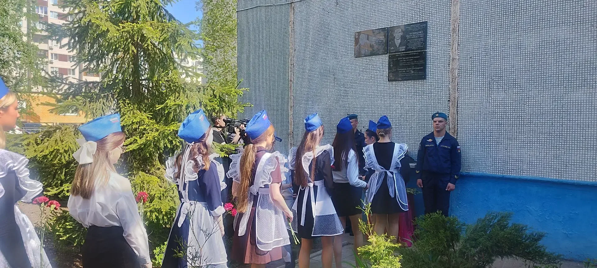 🕯️ Открытие мемориальной доски в честь героя Сегодня в нашей школе состоялось торжественное открытие
