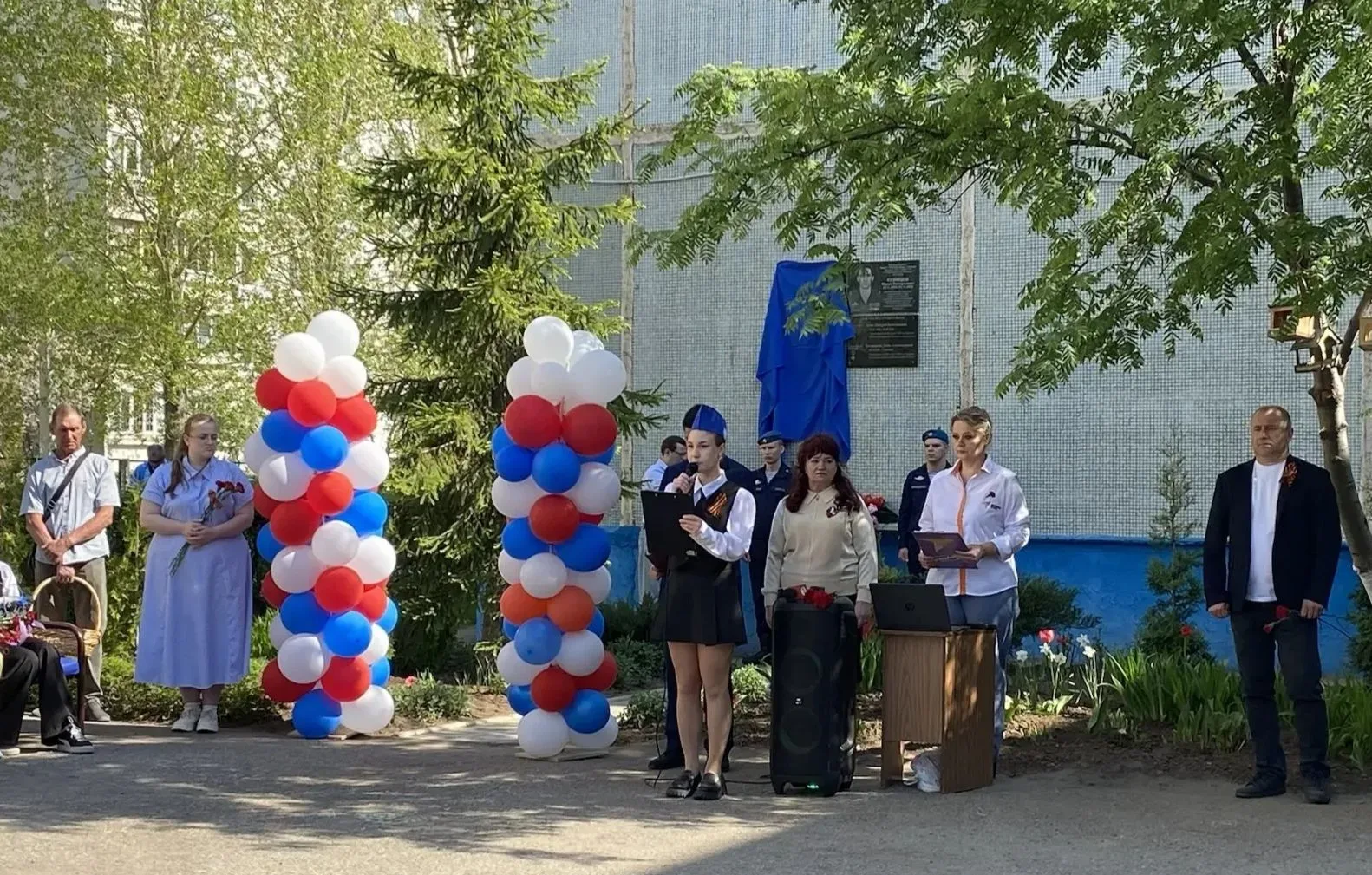 🕯️ Открытие мемориальной доски в честь героя Сегодня в нашей школе состоялось торжественное открытие