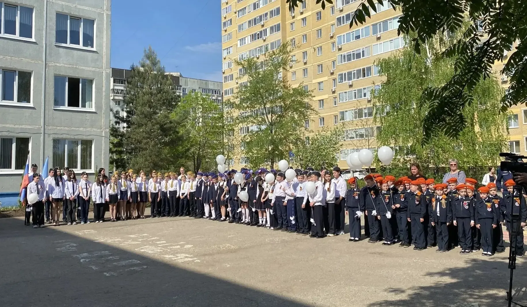 🕯️ Открытие мемориальной доски в честь героя Сегодня в нашей школе состоялось торжественное открытие