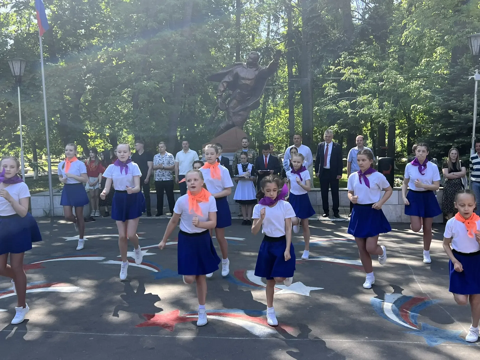 🎉 Сегодня, в День пионерии, ученики 4‑х классов нашей школы торжественно вступили в ряды пионеров!  