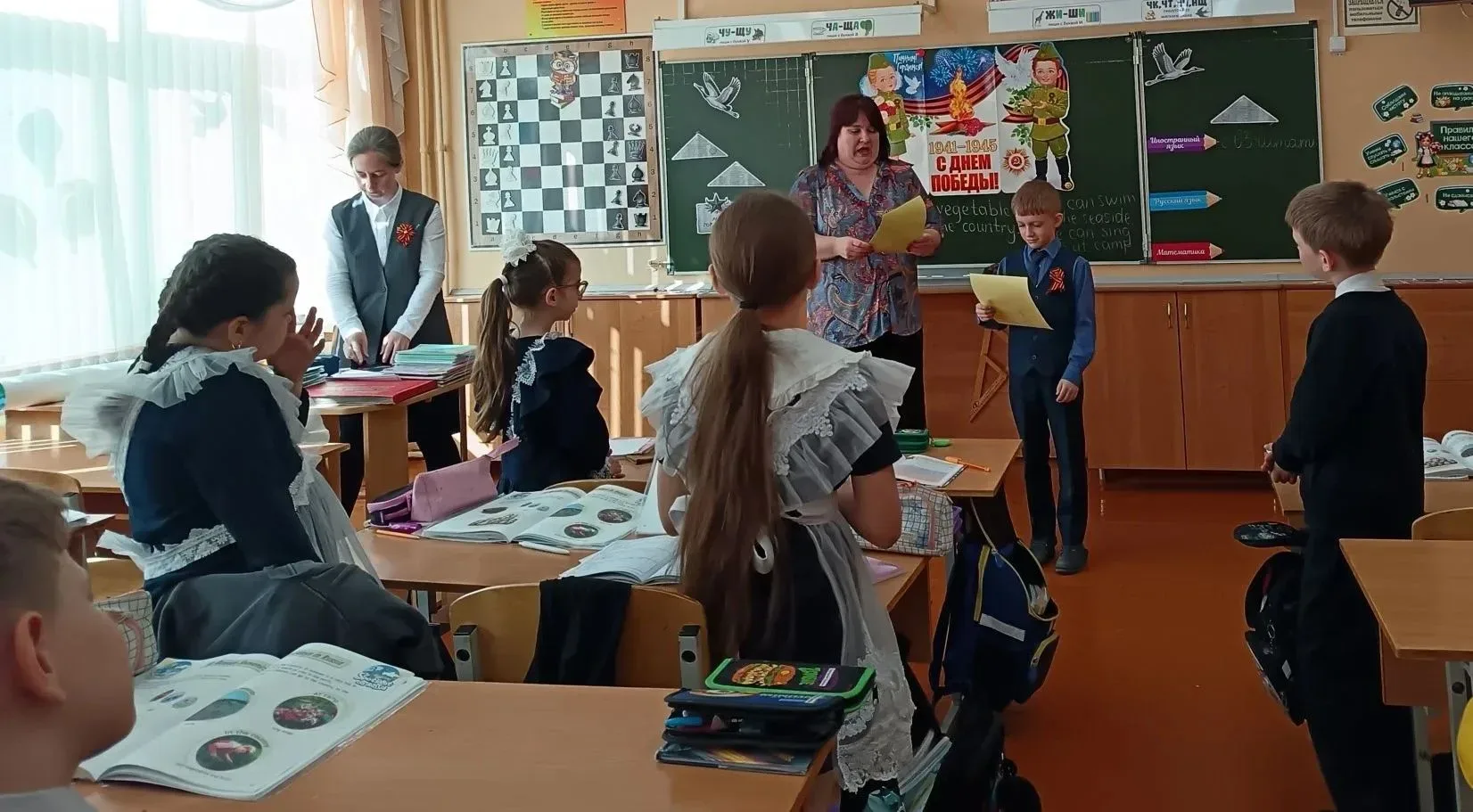 Шах и мат! ♟🏆 Поздравляем шахматистов из 2 «Б» — Илью К. и Ярослава П.! 👏Ребята отмечены грамотами т