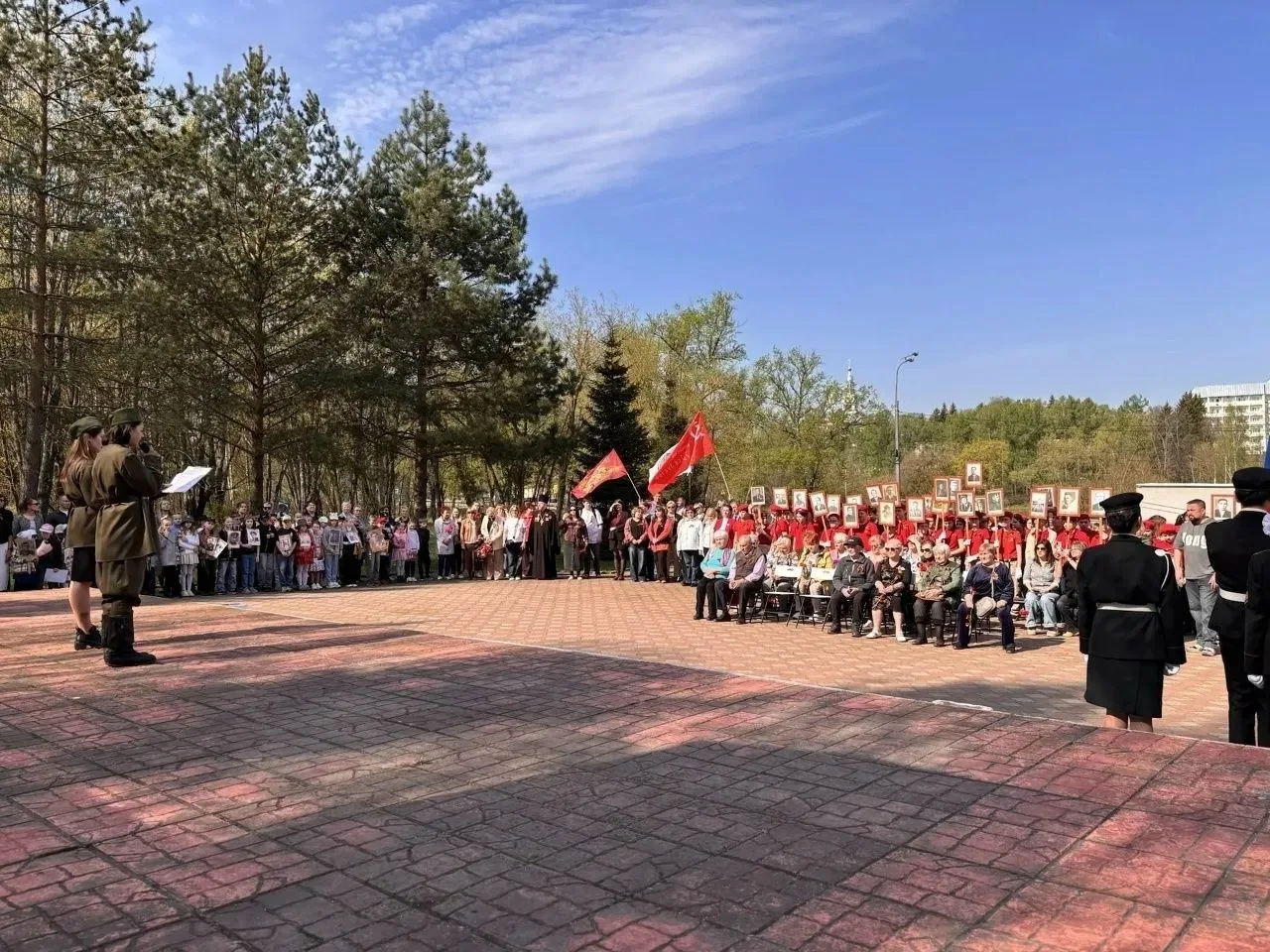 🇷🇺7 мая в посёлке Деденево у Мемориала Славы прошел митинг «Память хранят живые». Мероприятие прошло