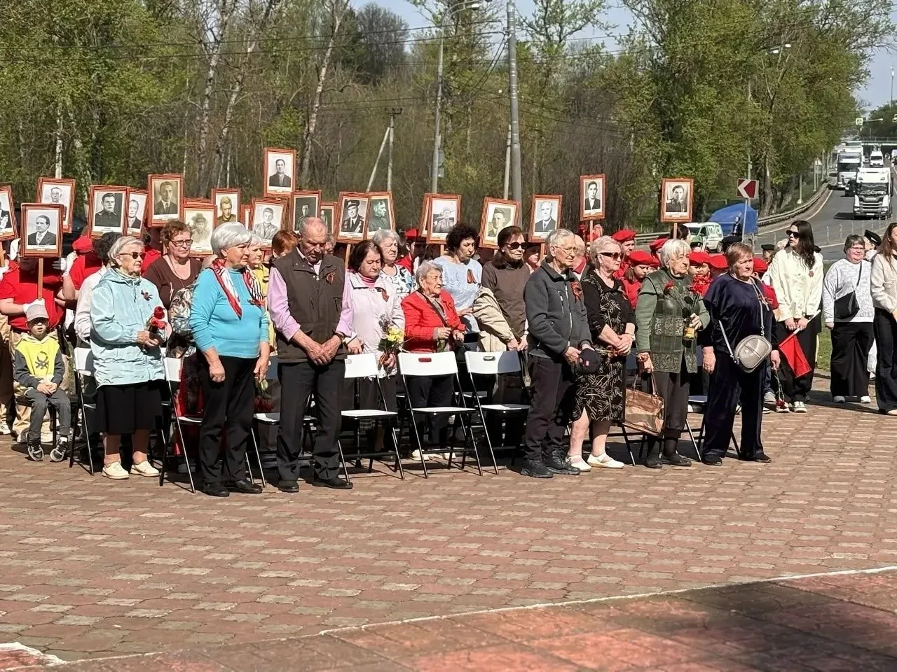 🇷🇺7 мая в посёлке Деденево у Мемориала Славы прошел митинг «Память хранят живые». Мероприятие прошло