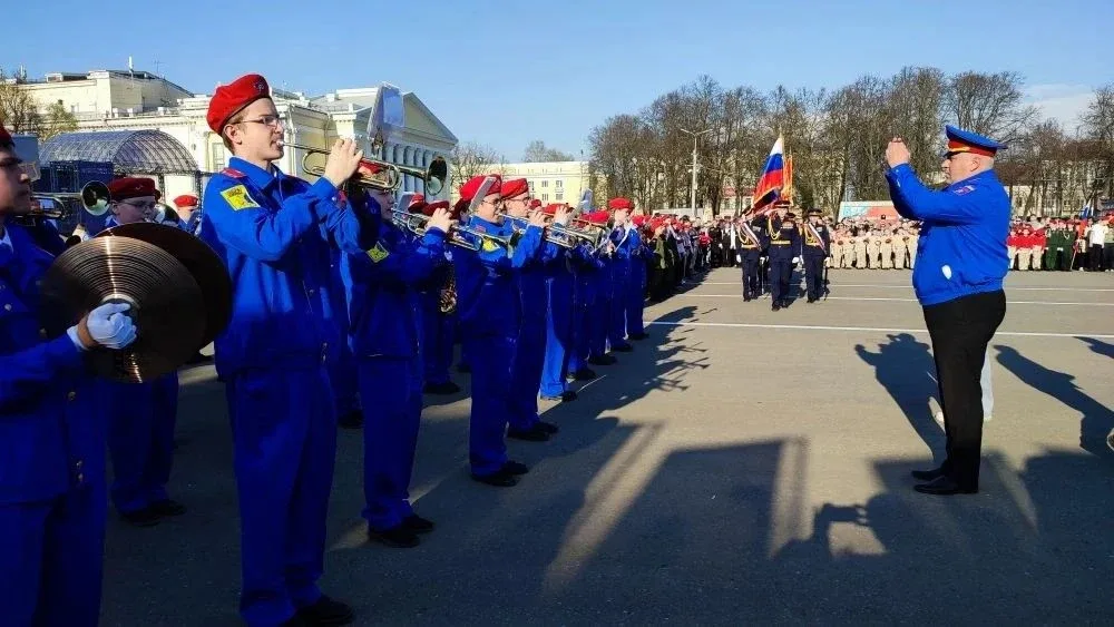 В канун Дня Победы более 500 кировских школьников стали юнармейцами  🇷🇺Вчера на Театральной площади 