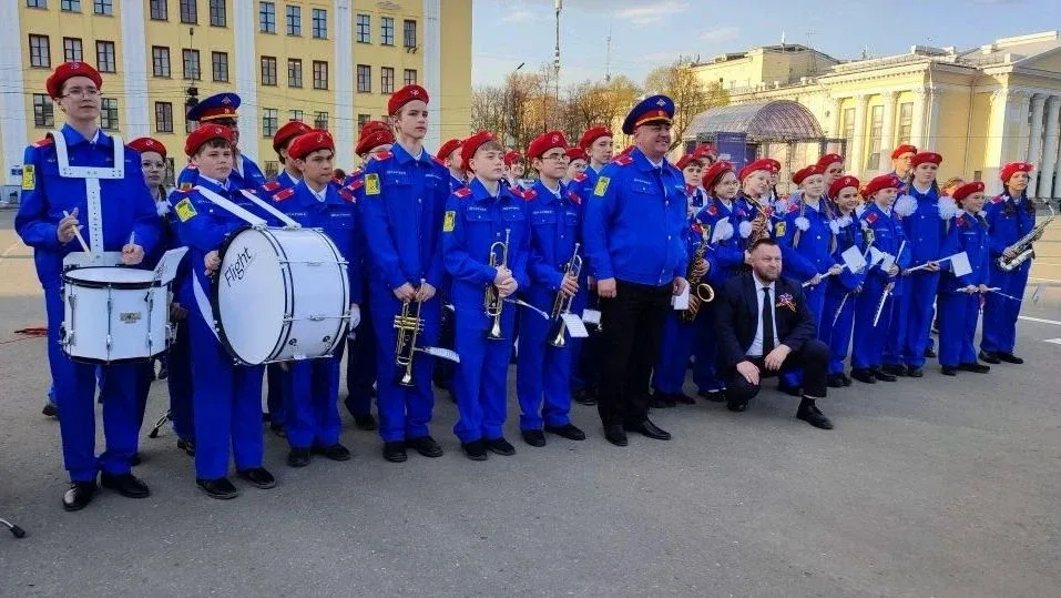 В канун Дня Победы более 500 кировских школьников стали юнармейцами  🇷🇺Вчера на Театральной площади 