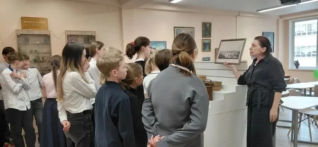 🏛️✨ Международный день музеев: погружение в историю и искусство в нашей гимназии! ✨🏛️  Сегодня, 18 м