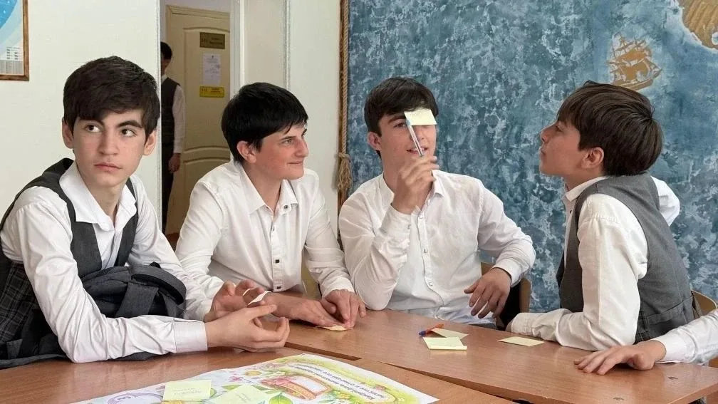 В рамках Всероссийской просветительской акции "Неделя БезОпасности" советник директора по воспитанию
