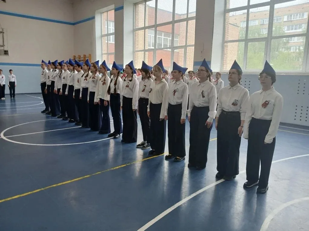 МБОУ Голицынская СОШ №2 🎖️ Парад в честь Дня Победы: в школе прошёл смотр строя и песни!  В нашей шк
