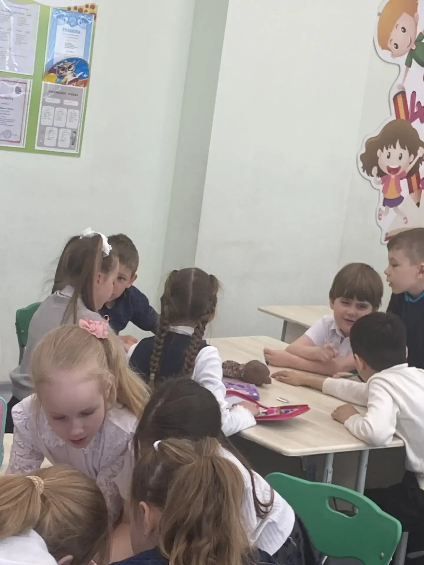 Только вчера были подведены итоги первого учебного года. Ребята 1а класса вспоминали самые яркие мом