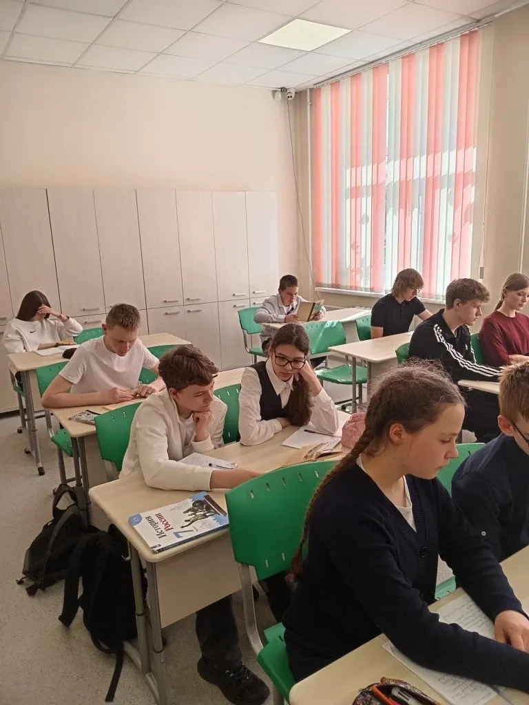 В преддверии 81 годовщины Победы над фашистской Германией 7 и 8 мая  7- е и 5-е классы познакомились