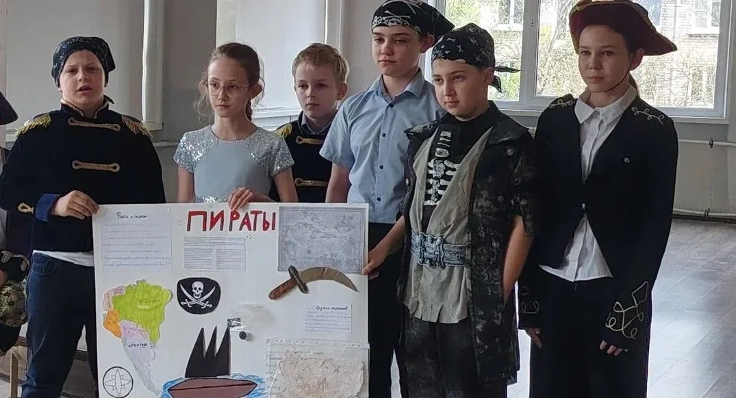 ⚓️⛵️Учащиеся 4 Б класса нашей школы под руководством педагога  Дома детства и юношества Ванютиной Ол