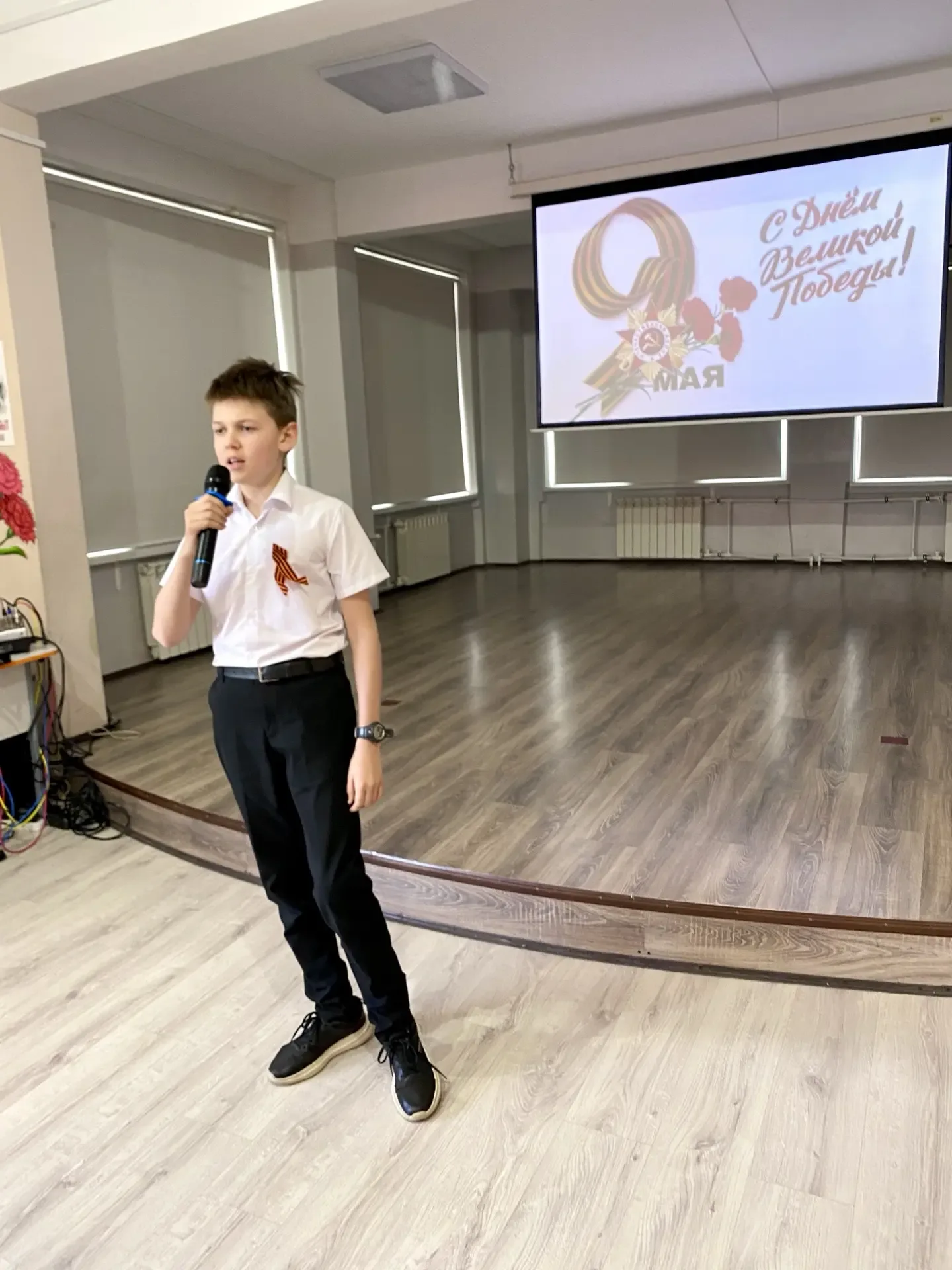 🎖️ День Победы в школе: встреча поколений  Сегодня в нашей школе прошёл трогательный концерт, посвящ