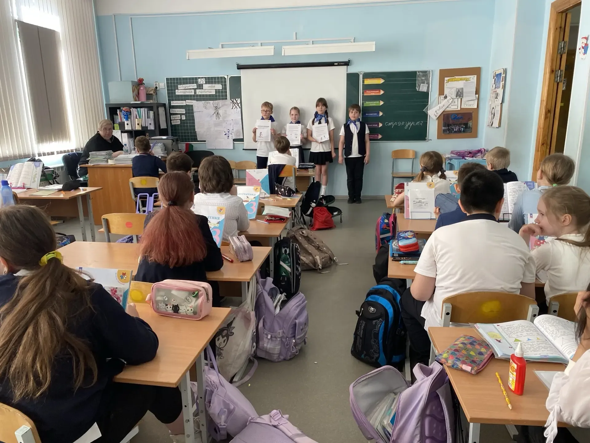🌟"Светлячки" за безопасность на дорогах: ЮИДовцы напомнили начальной школе о ПДД  20 мая 2026 года в