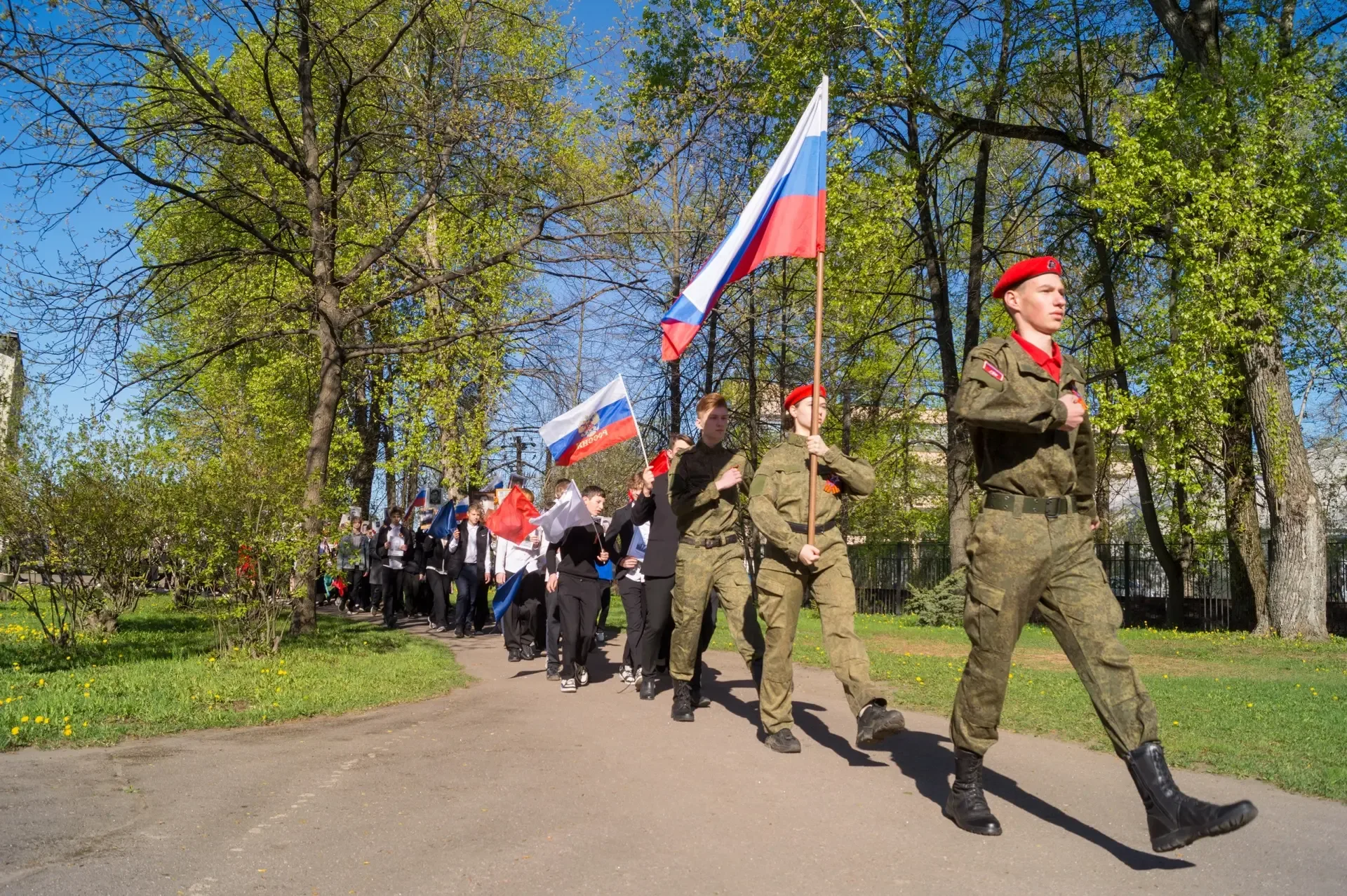🌟 Сегодня в нашей школе прошла акция «Бессмертный полк» 🌟 В этот особенный день, в преддверии Дня По