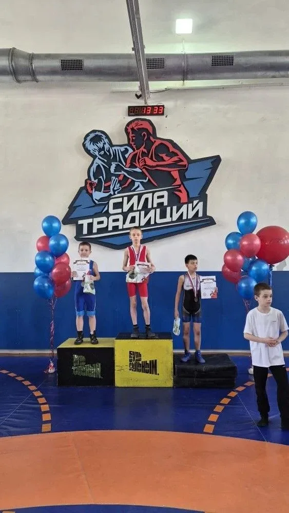 🎉1 мая прошли соревнования по греко-римской борьбе. Шевкоплясов Мирон, ученик 5а класса, занял перво