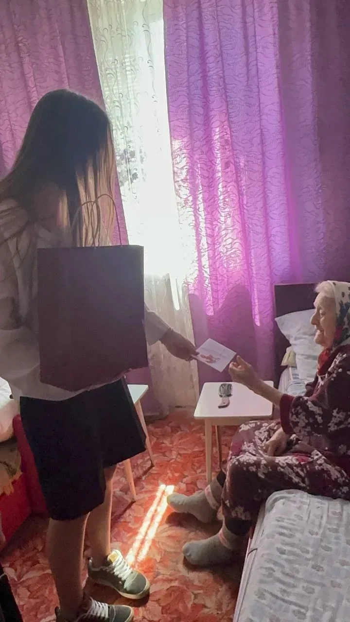 Связь поколений: добро не имеет возраста 🕊  В преддверии великого праздника — Дня Победы — ученики 6