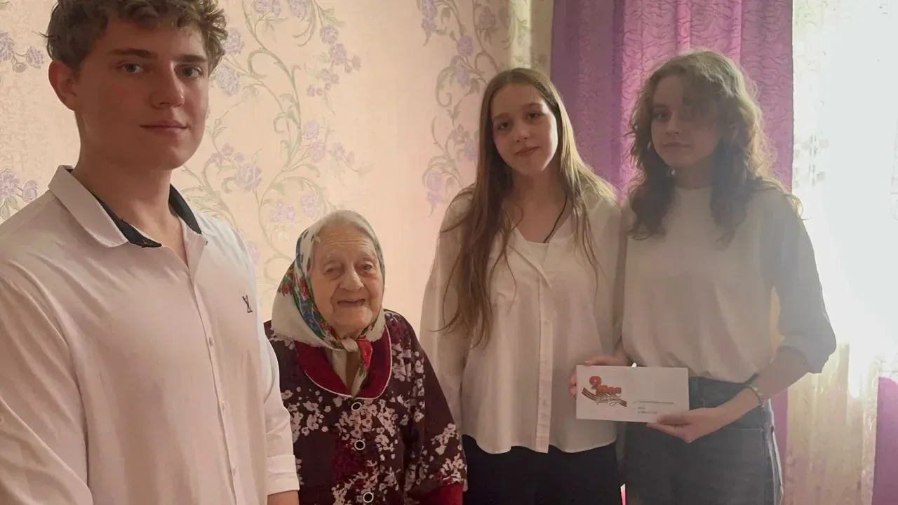 Связь поколений: добро не имеет возраста 🕊  В преддверии великого праздника — Дня Победы — ученики 6