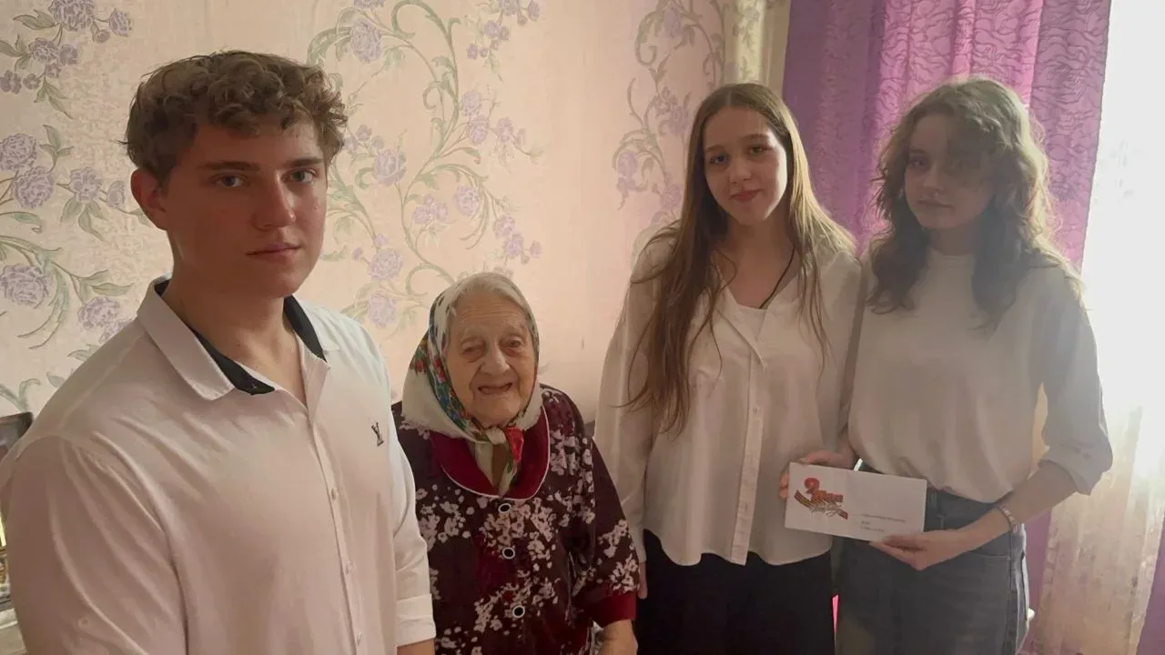 Связь поколений: добро не имеет возраста 🕊  В преддверии великого праздника — Дня Победы — ученики 6