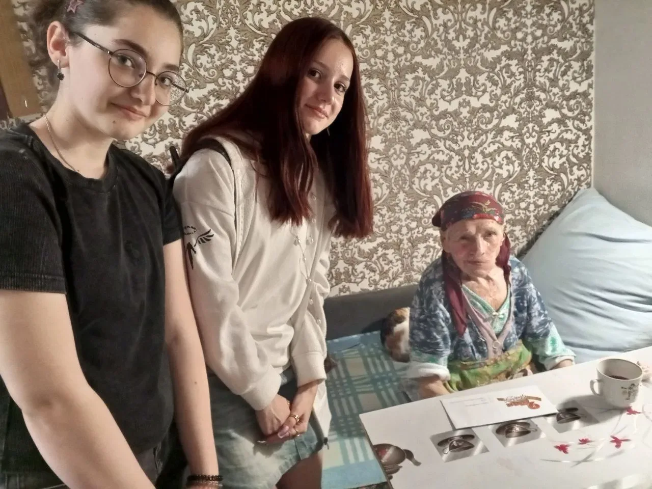 Связь поколений: добро не имеет возраста 🕊  В преддверии великого праздника — Дня Победы — ученики 6