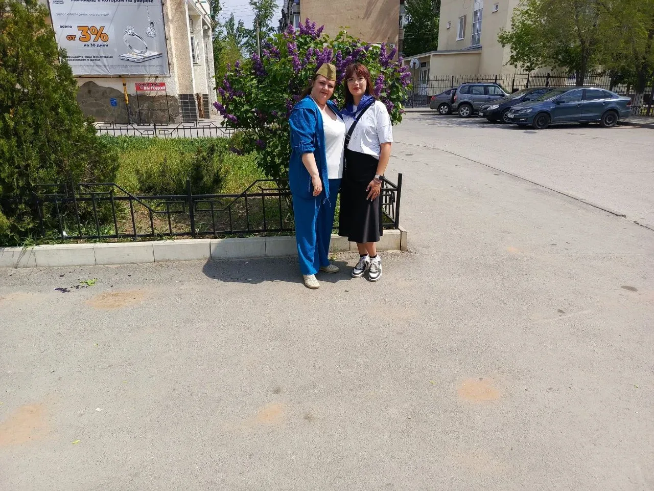 🇷🇺 Песни Победы в автобусах нашего города  9 Мая ученицы нашей школы — Екатерина Тюхтеева, Алисия Се
