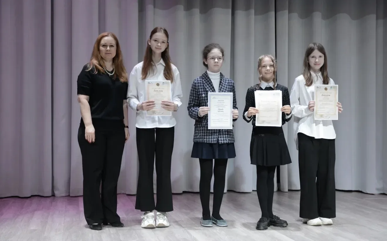 🎉 Торжественное вручение похвальных листов! 🎉  Вчера  в нашей школе прошло торжественное мероприятие
