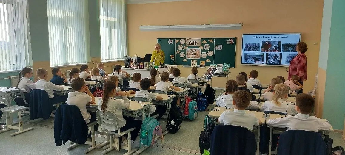 ОНИ ТОЖЕ СРАЖАЛИСЬ ЗА РОДИНУ! 🐕‍🦺🐕🐶  В 3У2 классе прошёл очень трогательный классный час, который не