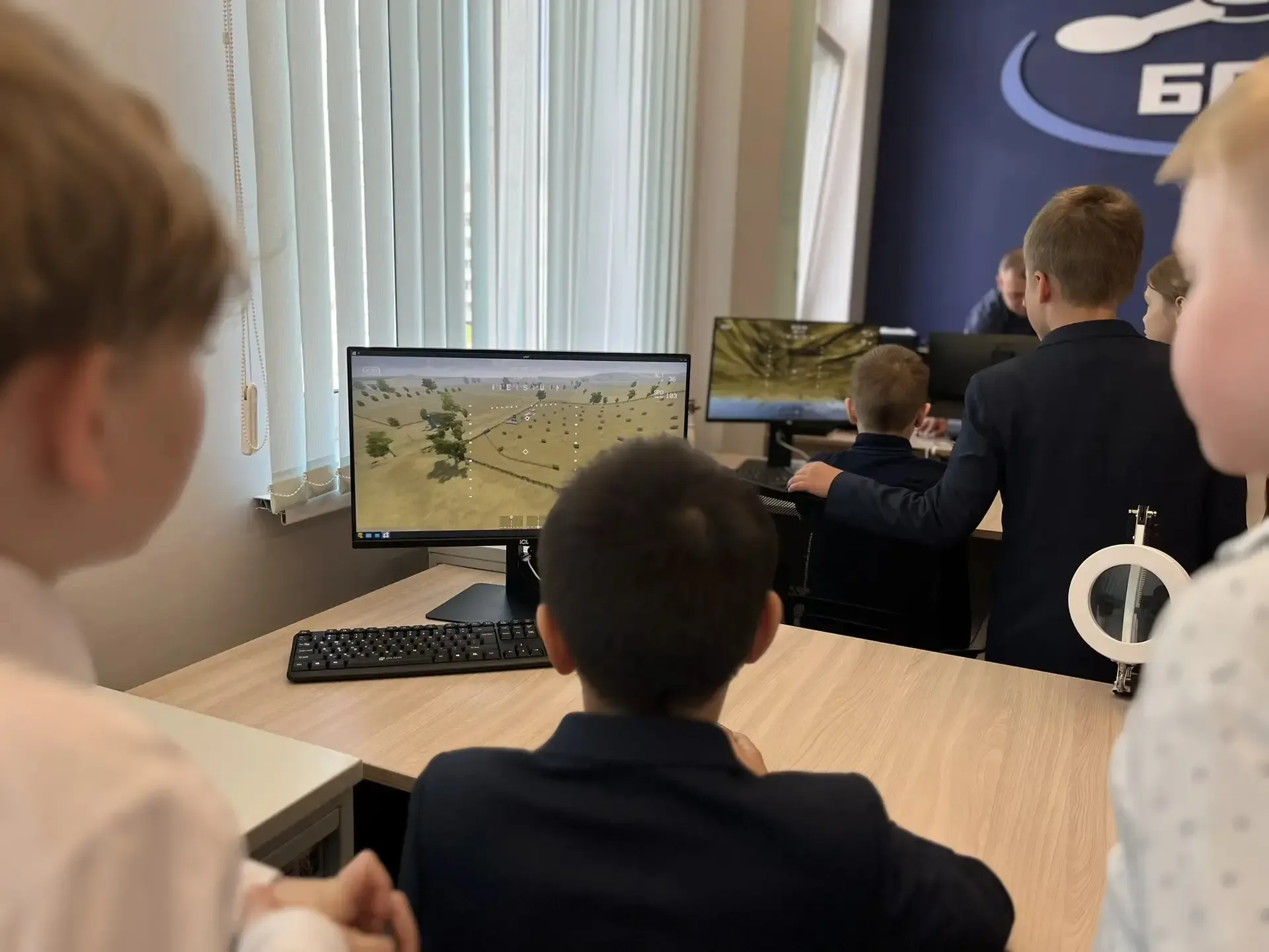 🚀Открой мир в БАС: экскурсия в будущее  В лицее проходят открытые уроки по беспилотным авиационным с