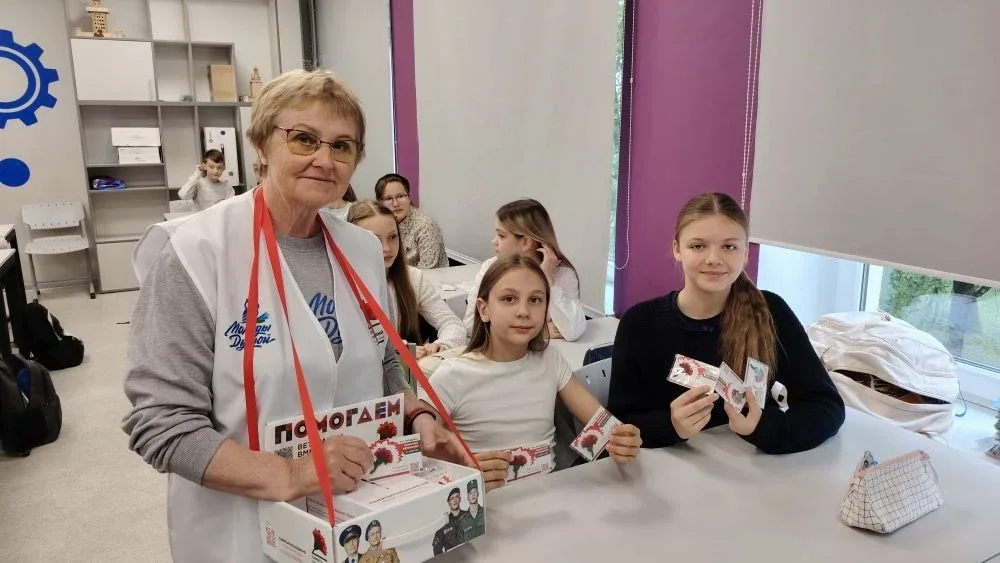 В лицее прошла акция "Красная гвоздика"  Сегодня лицеисты, педагоги и представители администрации ли
