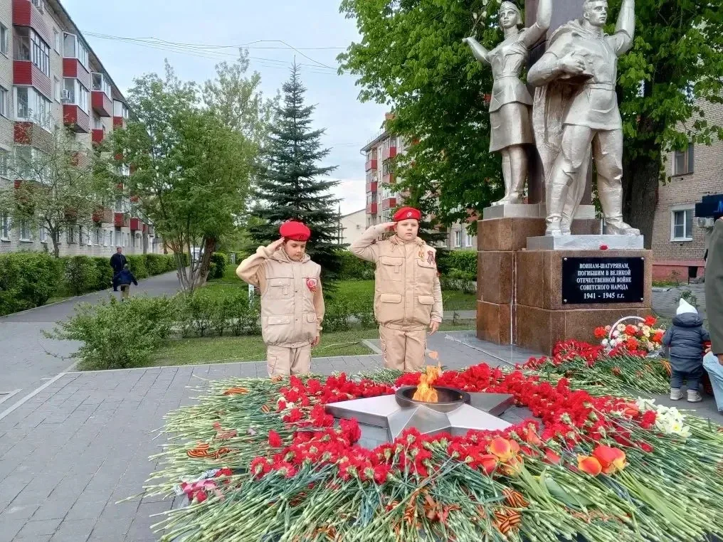 Сегодня юнармейцы отряда «Альфа» - приняли участие в торжественном митинге, посвящённом Дню Победы. 